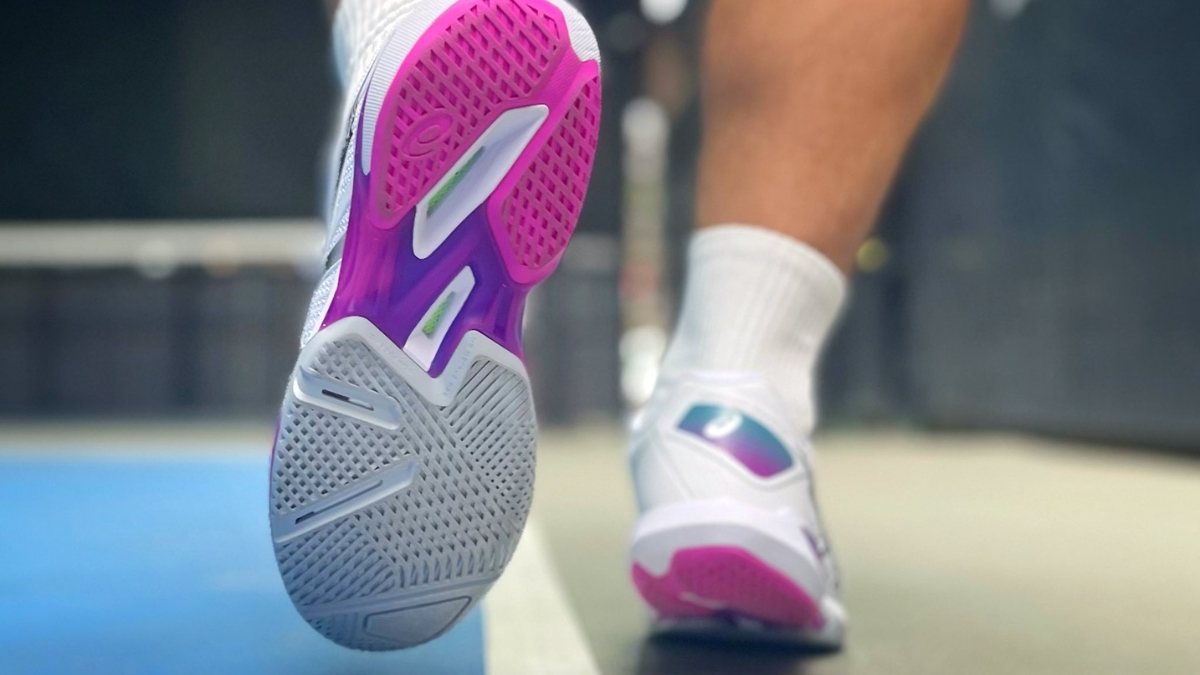 review asics solution speed ff 4 vũ khí tốc độ trên sân đấu review asics solution speed ff 4 vũ khí tốc độ trên sân đấu