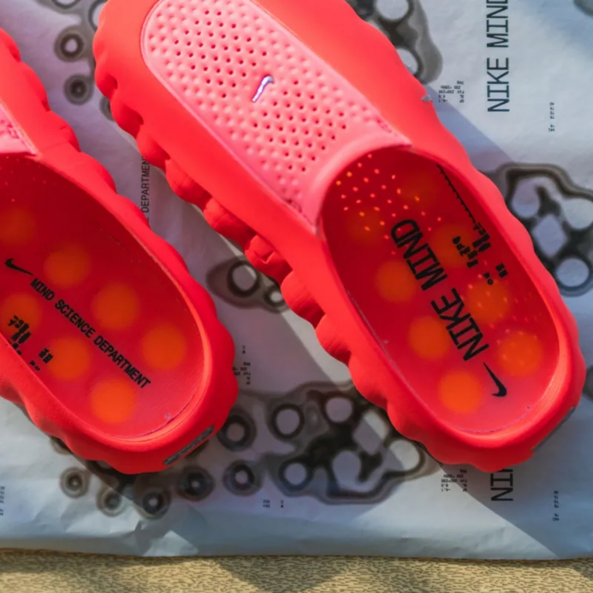 dép nike mind 001 slide ‘solar red’ hq4307-600 (4) dép nike mind 001 slide ‘solar red’ hq4307-600