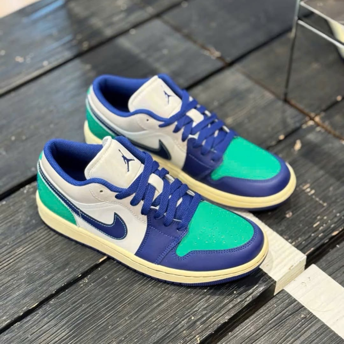 giày air jordan 1 low ‘deep royal blue’ 553558-147 (4) giày air jordan 1 low ‘deep royal blue’ 553558-147