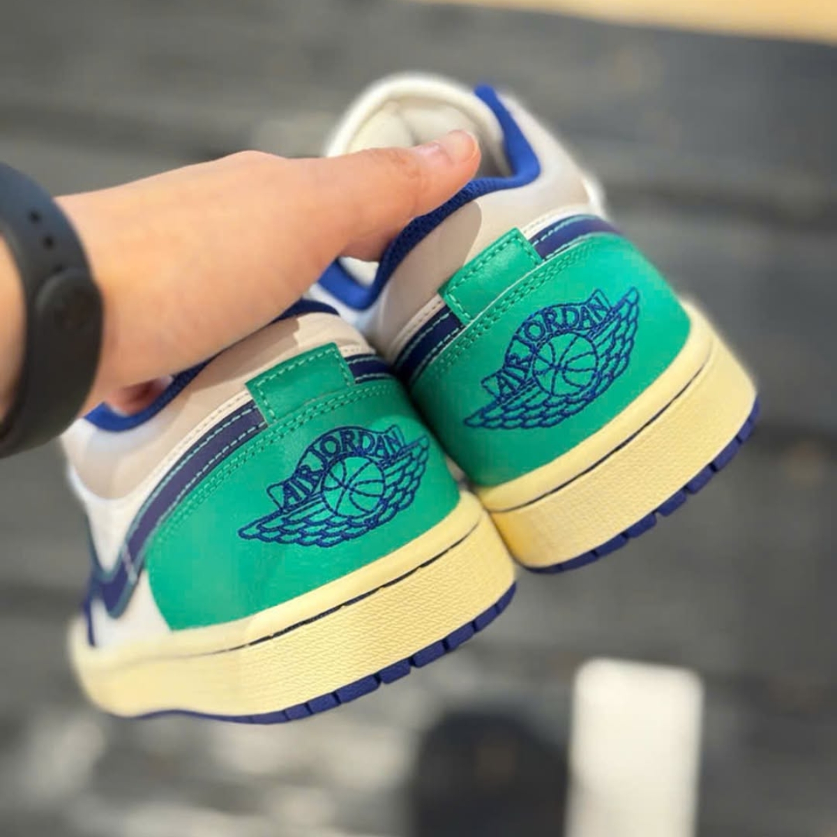 giày air jordan 1 low ‘deep royal blue’ 553558-147 (5) giày air jordan 1 low ‘deep royal blue’ 553558-147