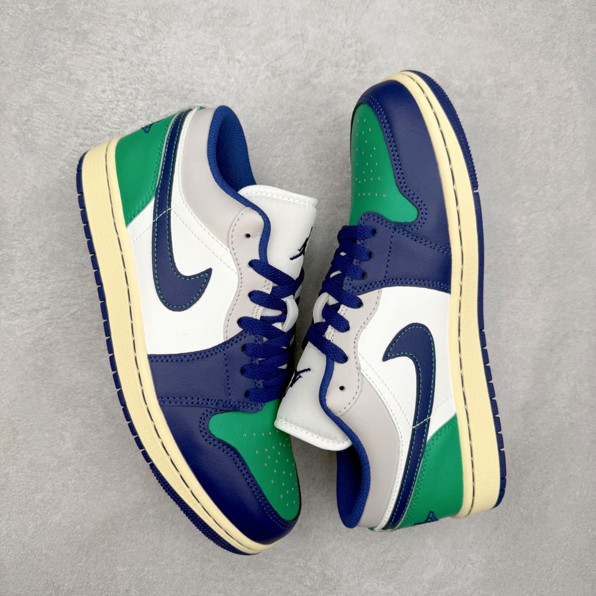 giày air jordan 1 low ‘deep royal blue’ 553558-147 (6) giày air jordan 1 low ‘deep royal blue’ 553558-147