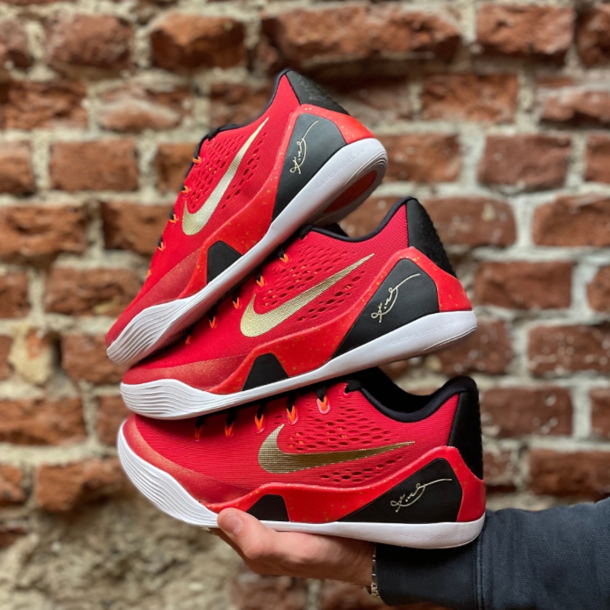 giày kobe 9 low protro em university 'red and metallic gold' ih1400-600 giày kobe 9 low protro em university 'red and metallic gold' ih1400-600