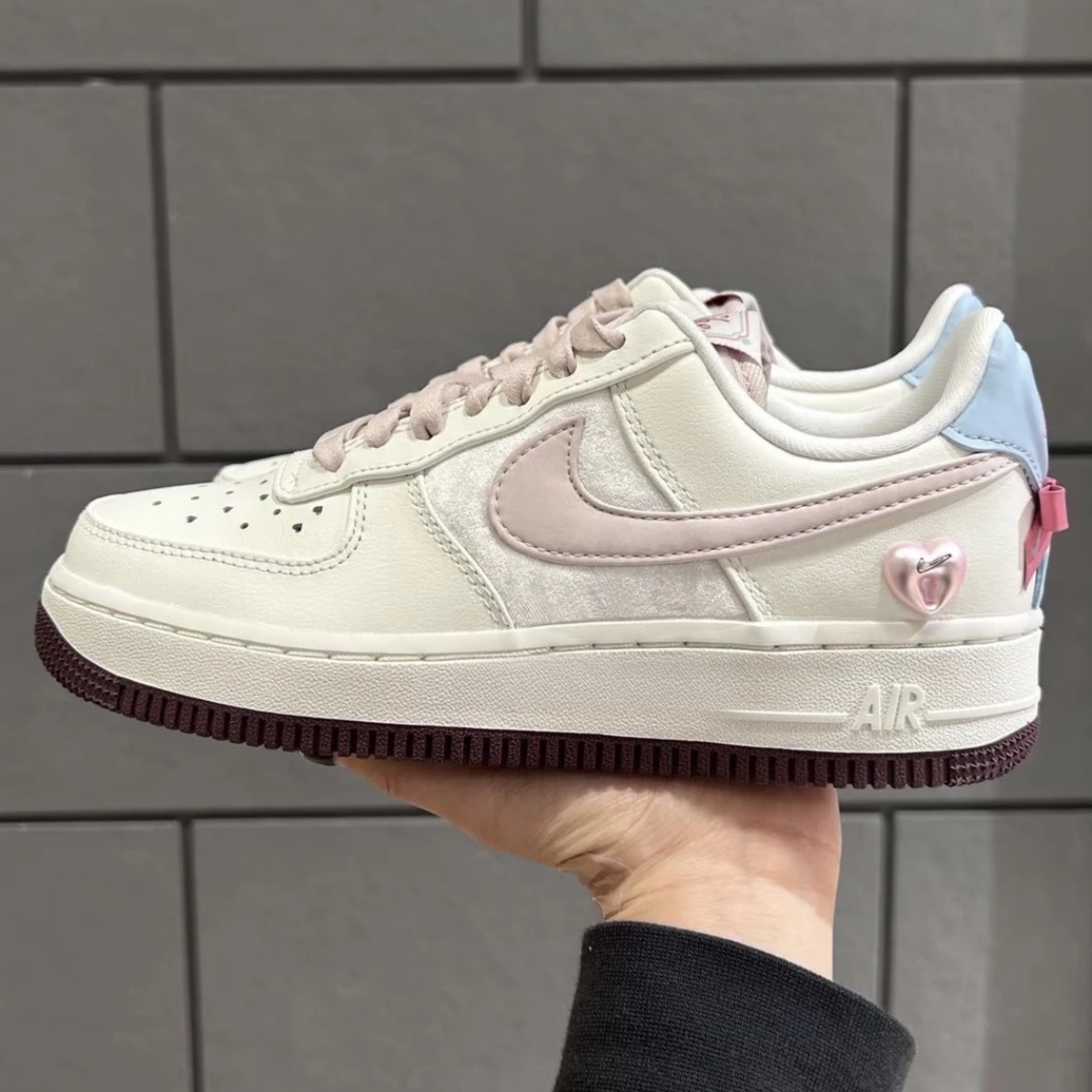 giày nike air force 1 low ‘valentine’s day’ iq4937-161 giày nike air force 1 low ‘valentine’s day’ iq4937-161
