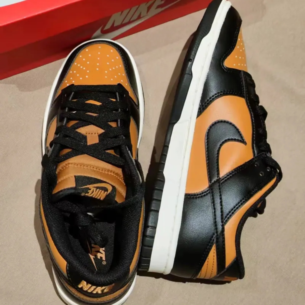 giày nike dunk low retro ‘desert ochre black’ hf5441-701 (2) giày nike dunk low retro ‘desert ochre black’ hf5441-701
