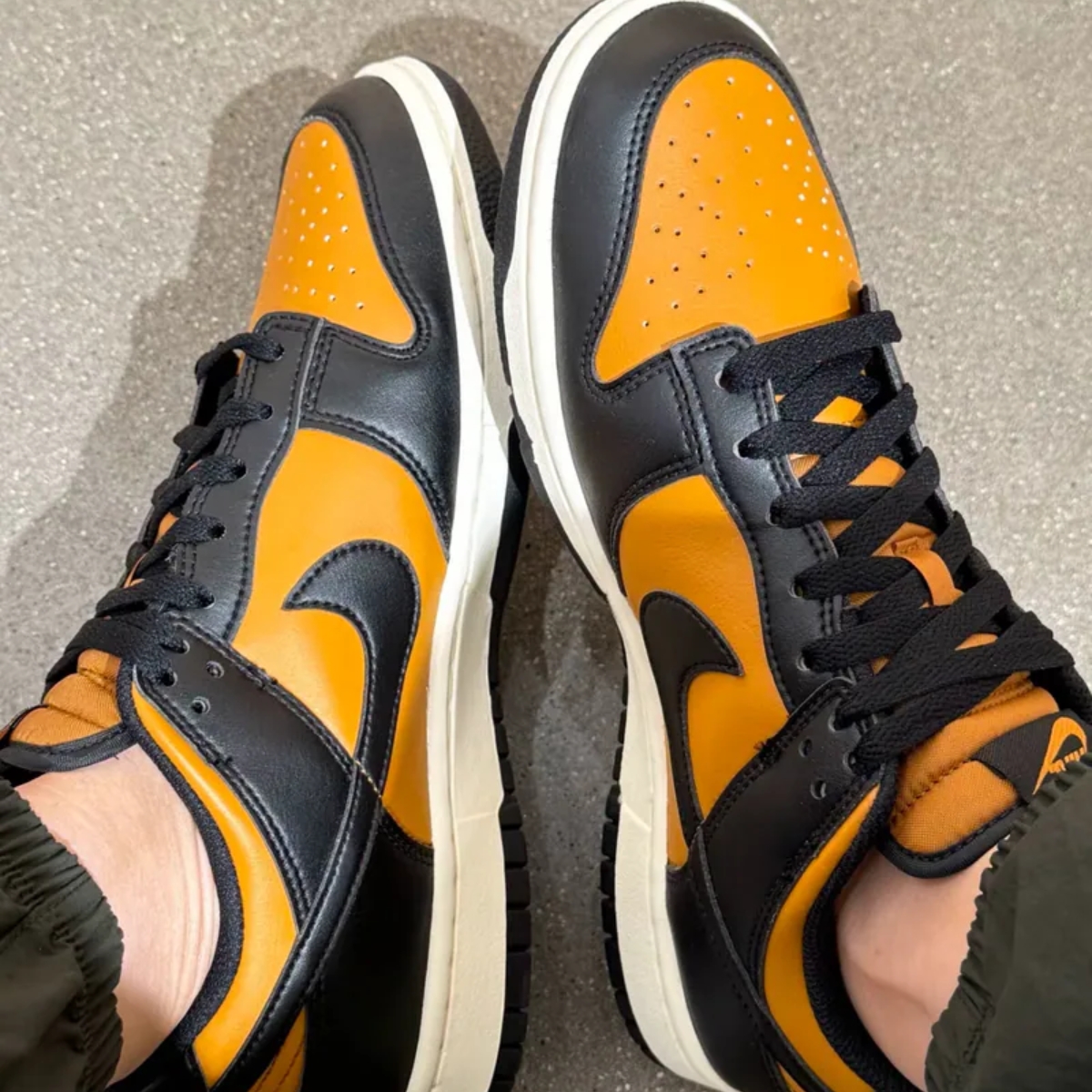 giày nike dunk low retro ‘desert ochre black’ hf5441-701 (4) giày nike dunk low retro ‘desert ochre black’ hf5441-701