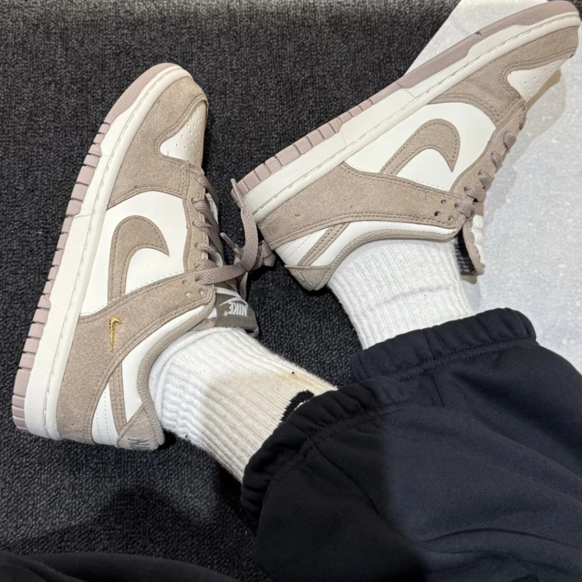 giày nike dunk low ‘malt gold’ ib4417-105 (3) giày nike dunk low ‘malt gold’ ib4417-105