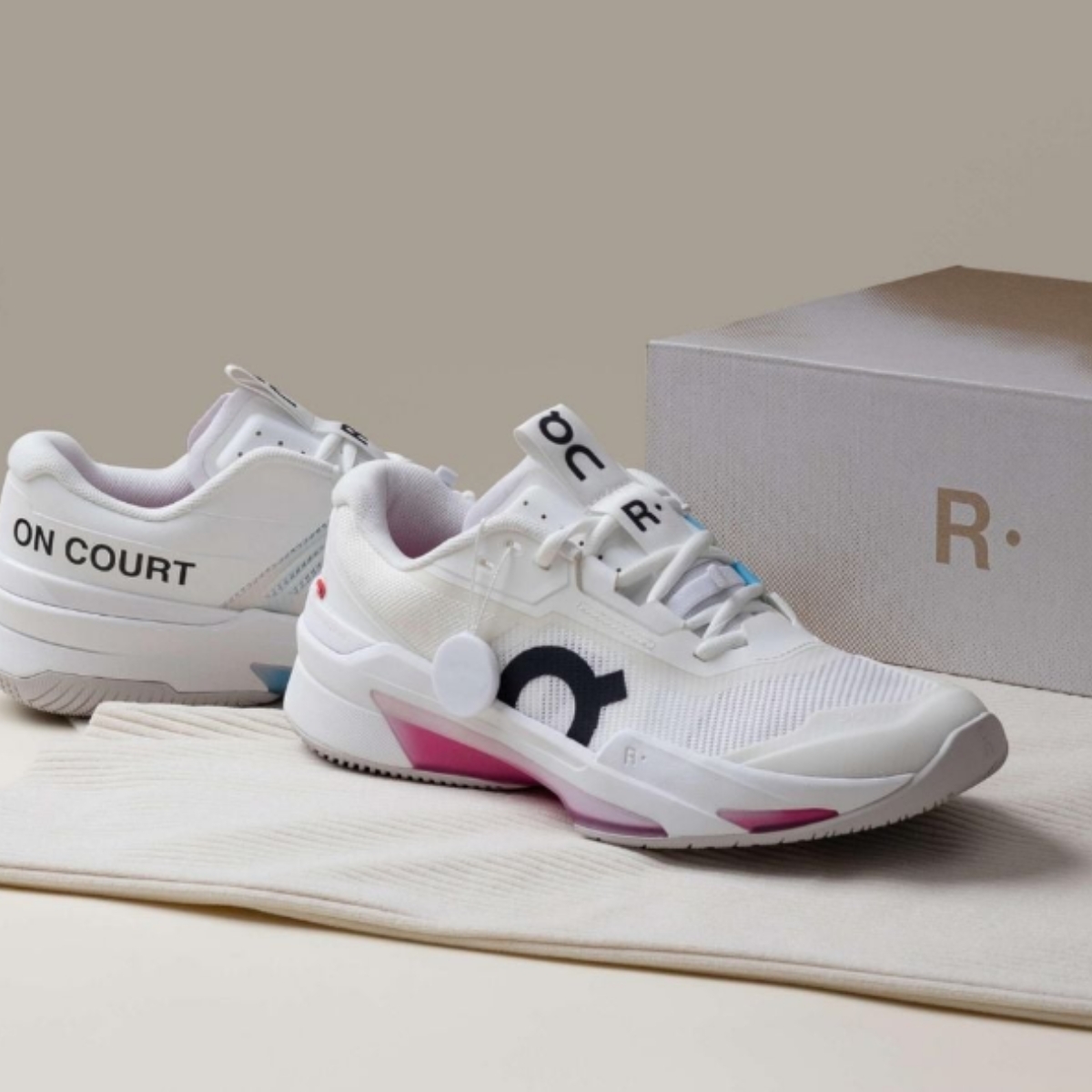 giày on the roger pro fire ‘white pink’ 3mf30102626 (3) giày on the roger pro fire ‘white pink’ 3mf30102626