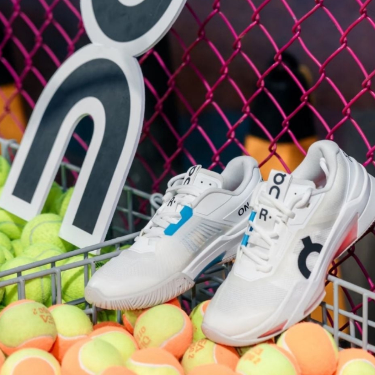 giày on the roger pro fire ‘white pink’ 3mf30102626 (6) giày on the roger pro fire ‘white pink’ 3mf30102626