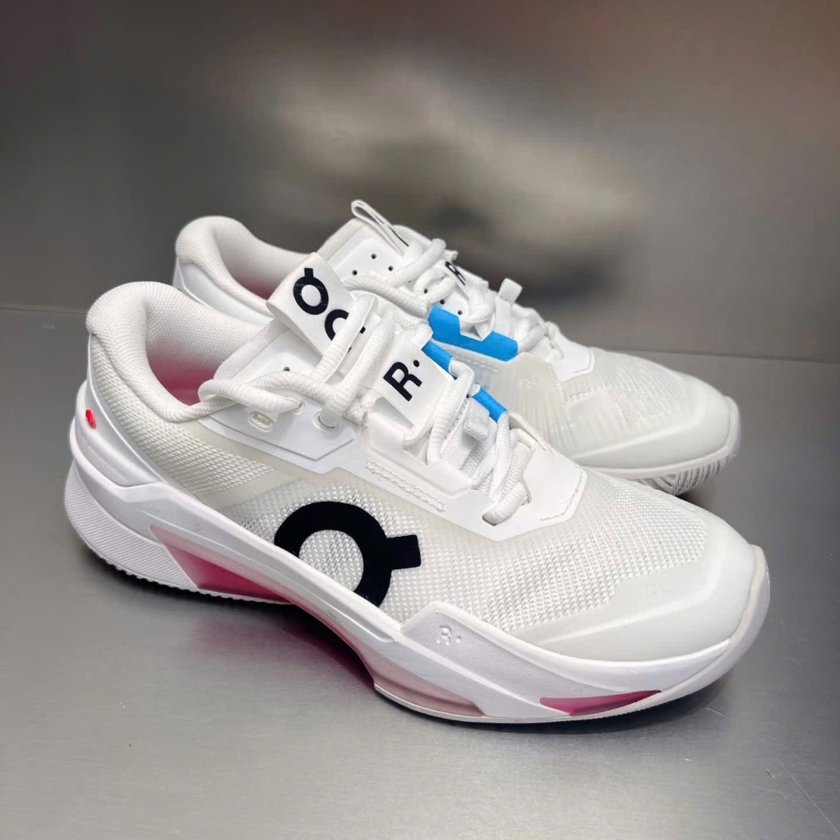 giày on the roger pro fire ‘white pink’ 3wf30032626 (5) giày on the roger pro fire ‘white pink’ 3wf30032626