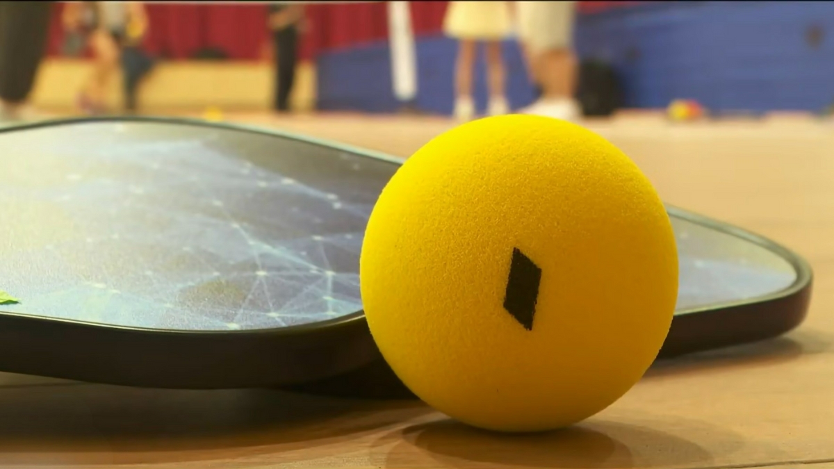 singapore thử nghiệm bóng pickleball giảm tiếng ồn tới 90%