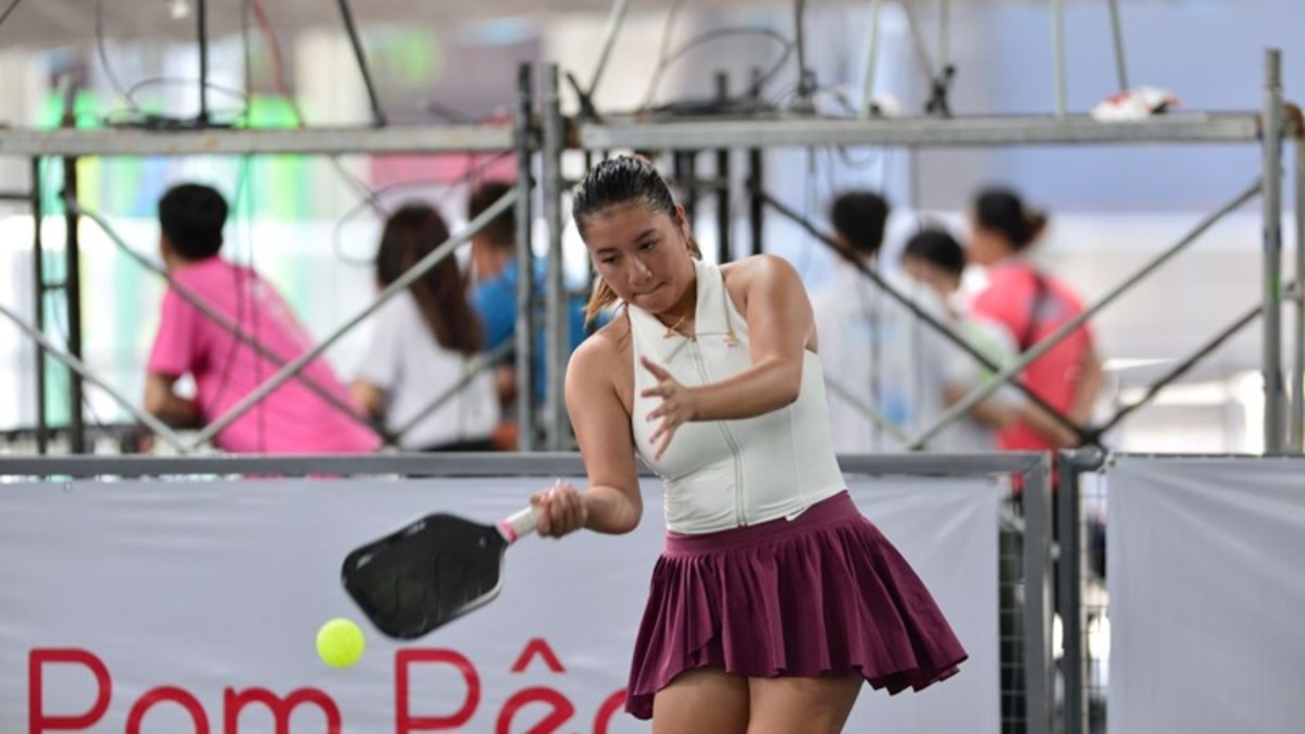 bí mật tâm lý sau thói quen soi vợt của người chơi pickleball