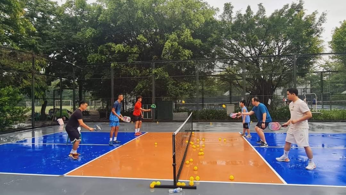bí mật tâm lý sau thói quen soi vợt của người chơi pickleball