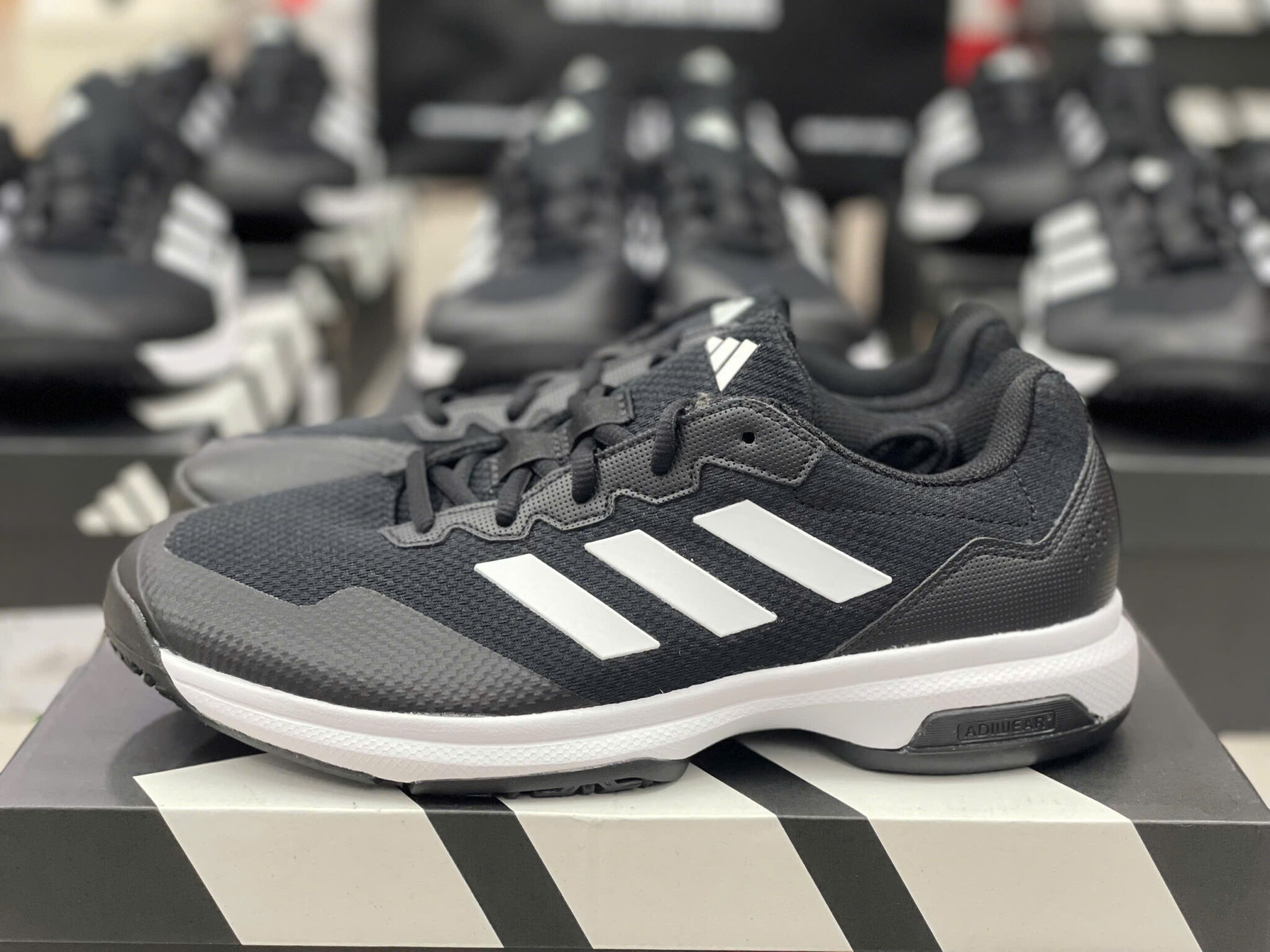 z7374399236487_f0d5a04706060e0933cb5d7f7c4b6d9f giày adidas gamecourt 2 oc 'black white' gz4769