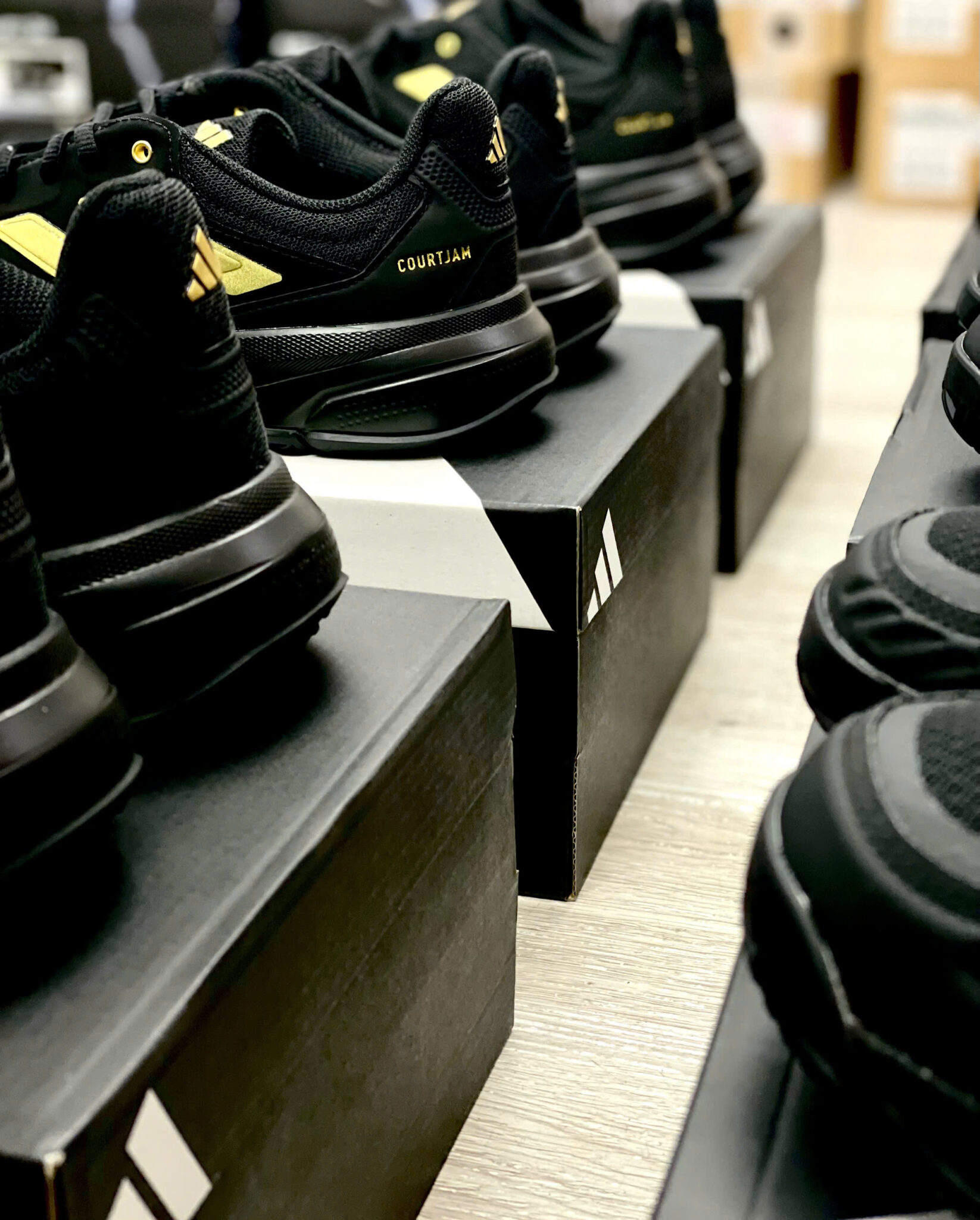 z7414030746724_ea2fb1b1a9632e3f6bf00f53310bbe41 giày adidas courtjam control 3 'black' ki0798