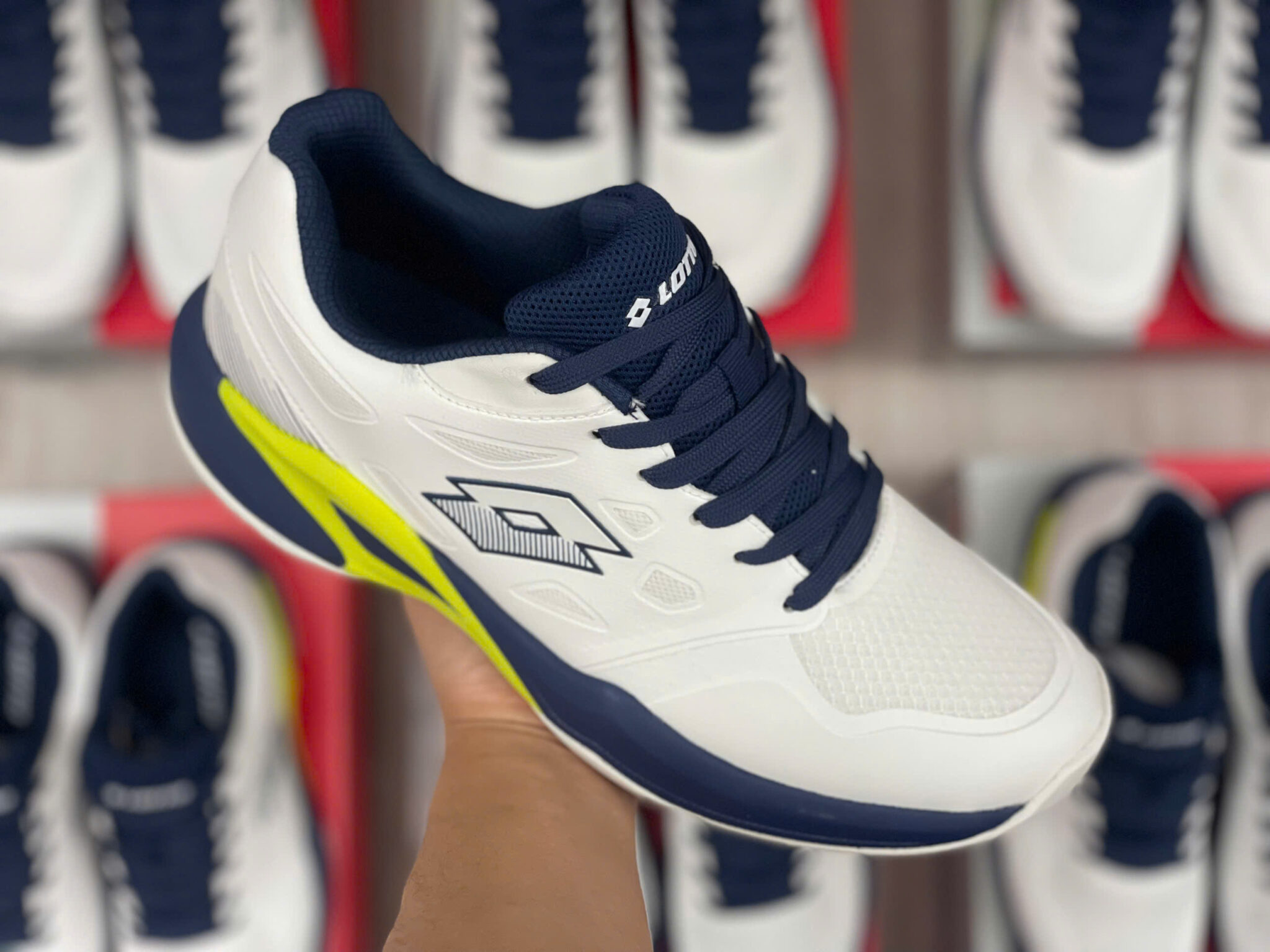 z7436891850704_e488dca818772e687be08b571131a411 giày lotto pickleball garret lotte260401u