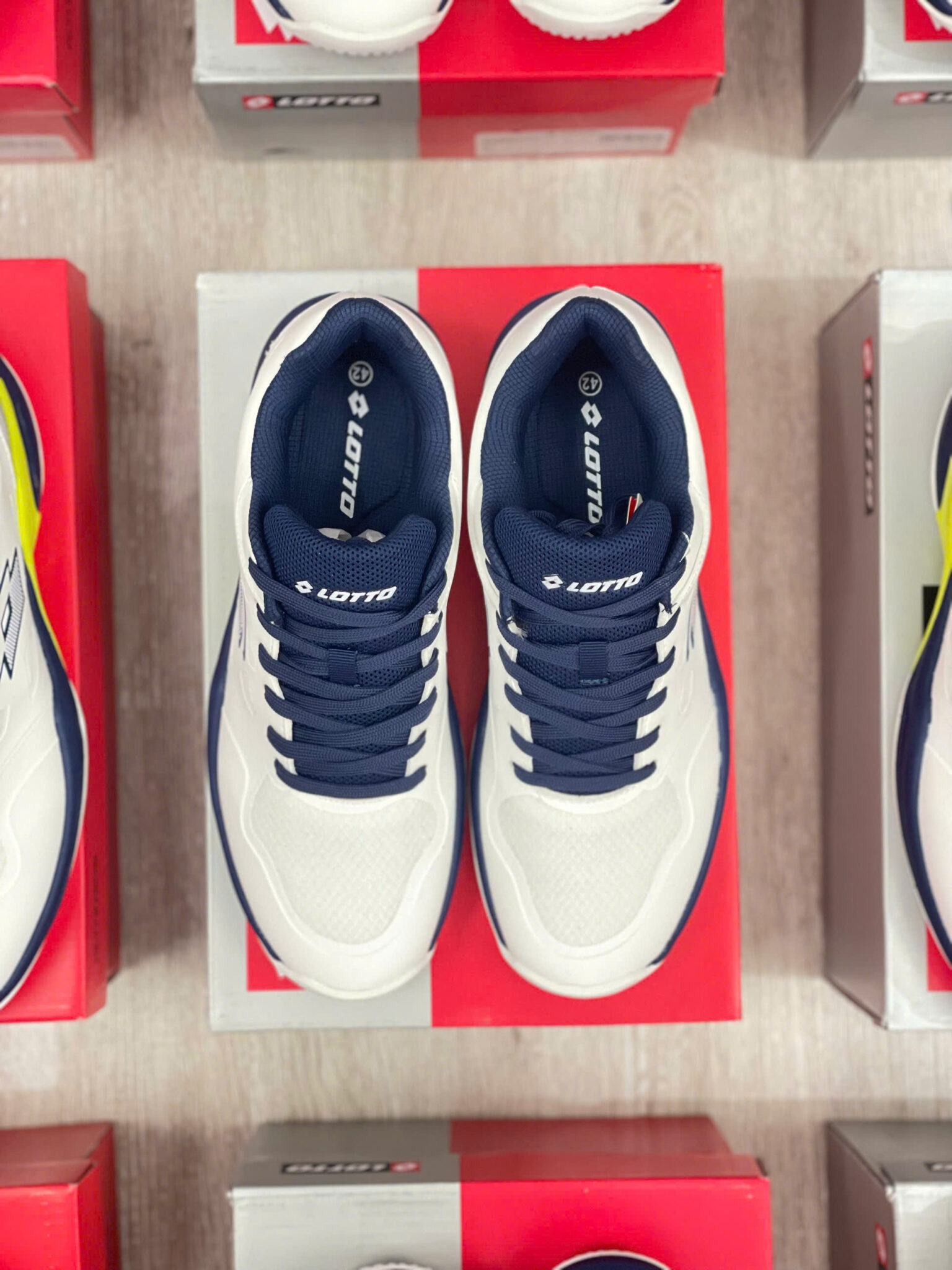 z7436891863175_eaf484ffe3285cda9b9d5d0f57decc65 giày lotto pickleball garret lotte260401u