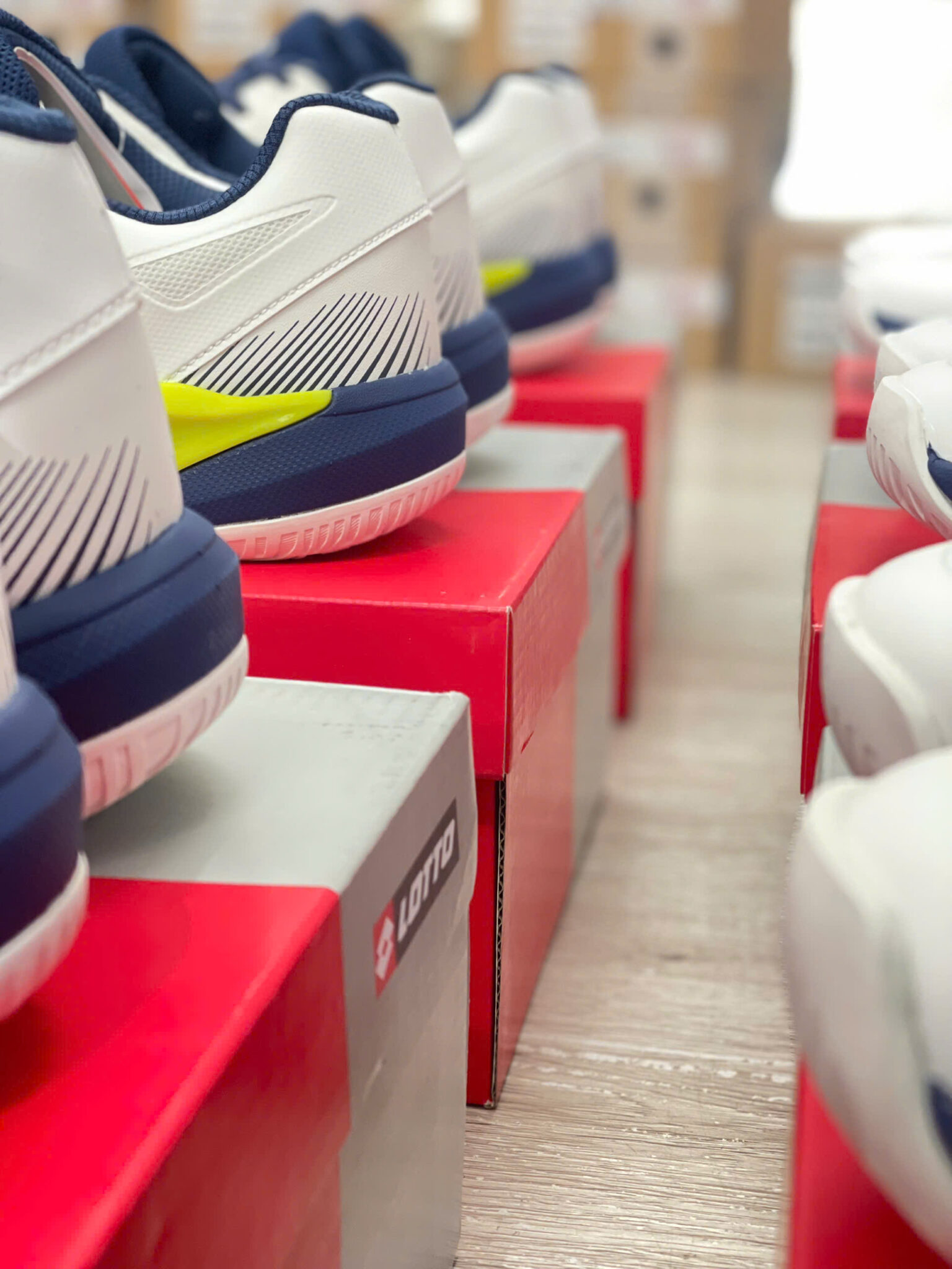 z7436891891656_d7a316035691f7ac6a2e2a0561a45e19 giày lotto pickleball garret lotte260401u