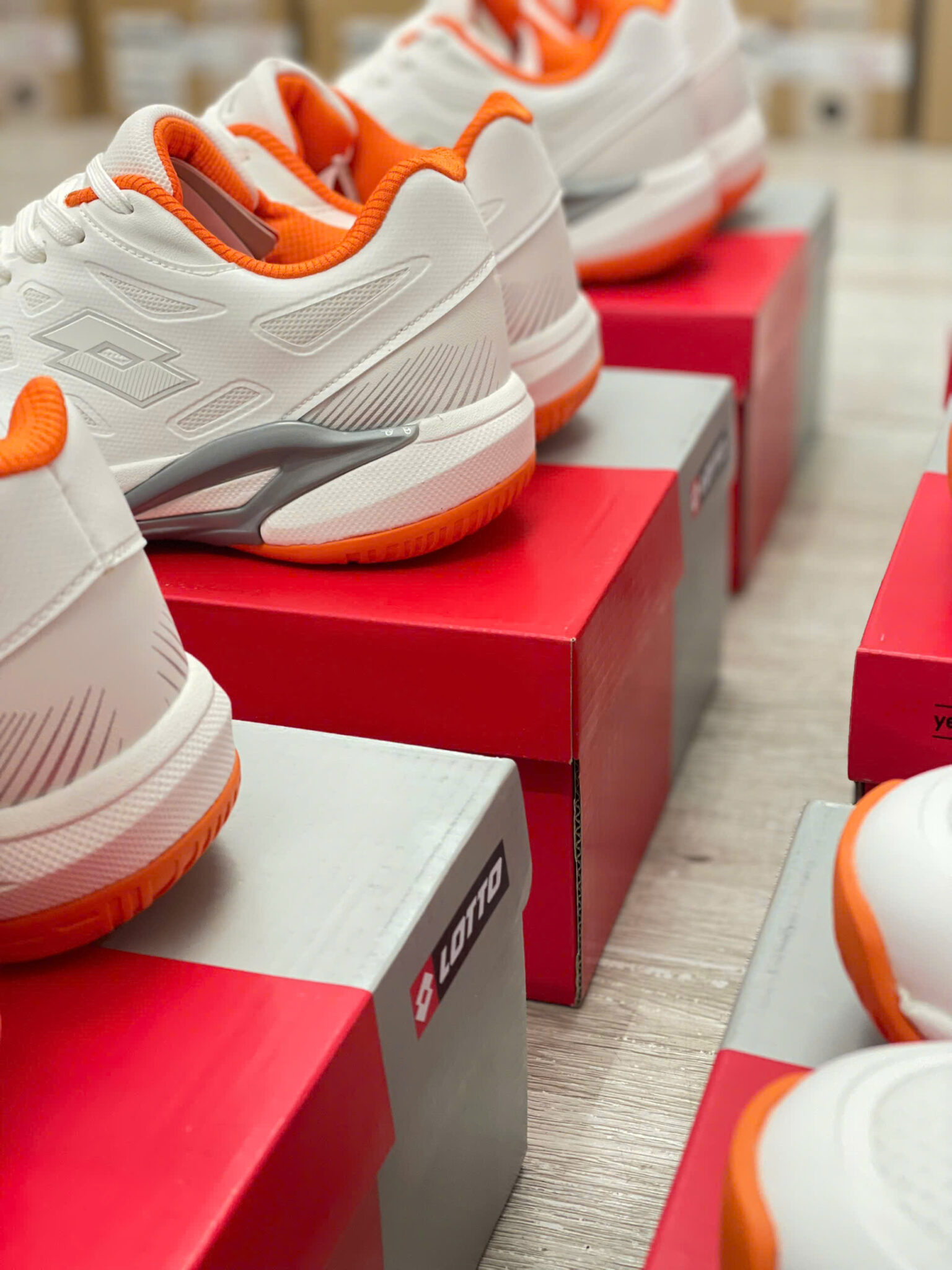 z7437095894026_500cd2dd6cf29df15e9bd68ca822b07b giày lotto pickleball garret lotte260401w