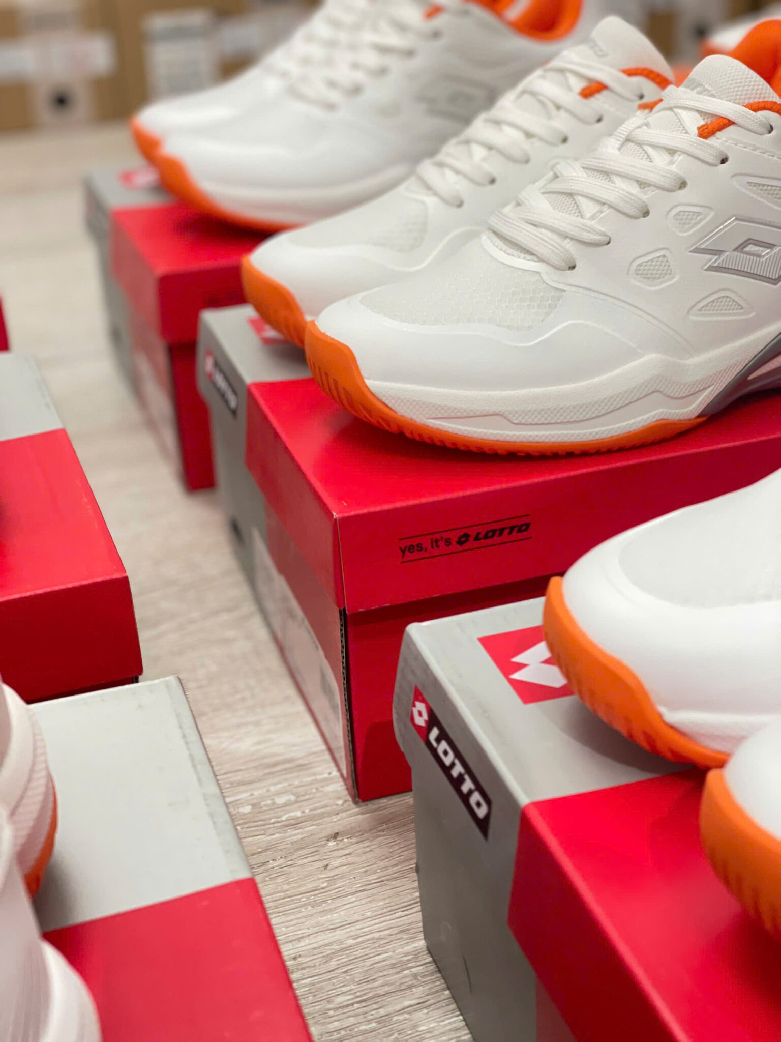 z7437095990483_67b8ed02f84917c26bf21a68cde4b196 giày lotto pickleball garret lotte260401w