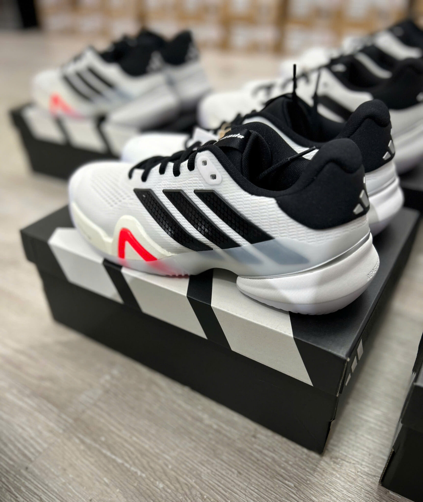 z7460611131219_4d65c2cf024856c9bf7784eda3aecbef giày adidas barricade 14 'cloud white/core black/lucid red' jr9153