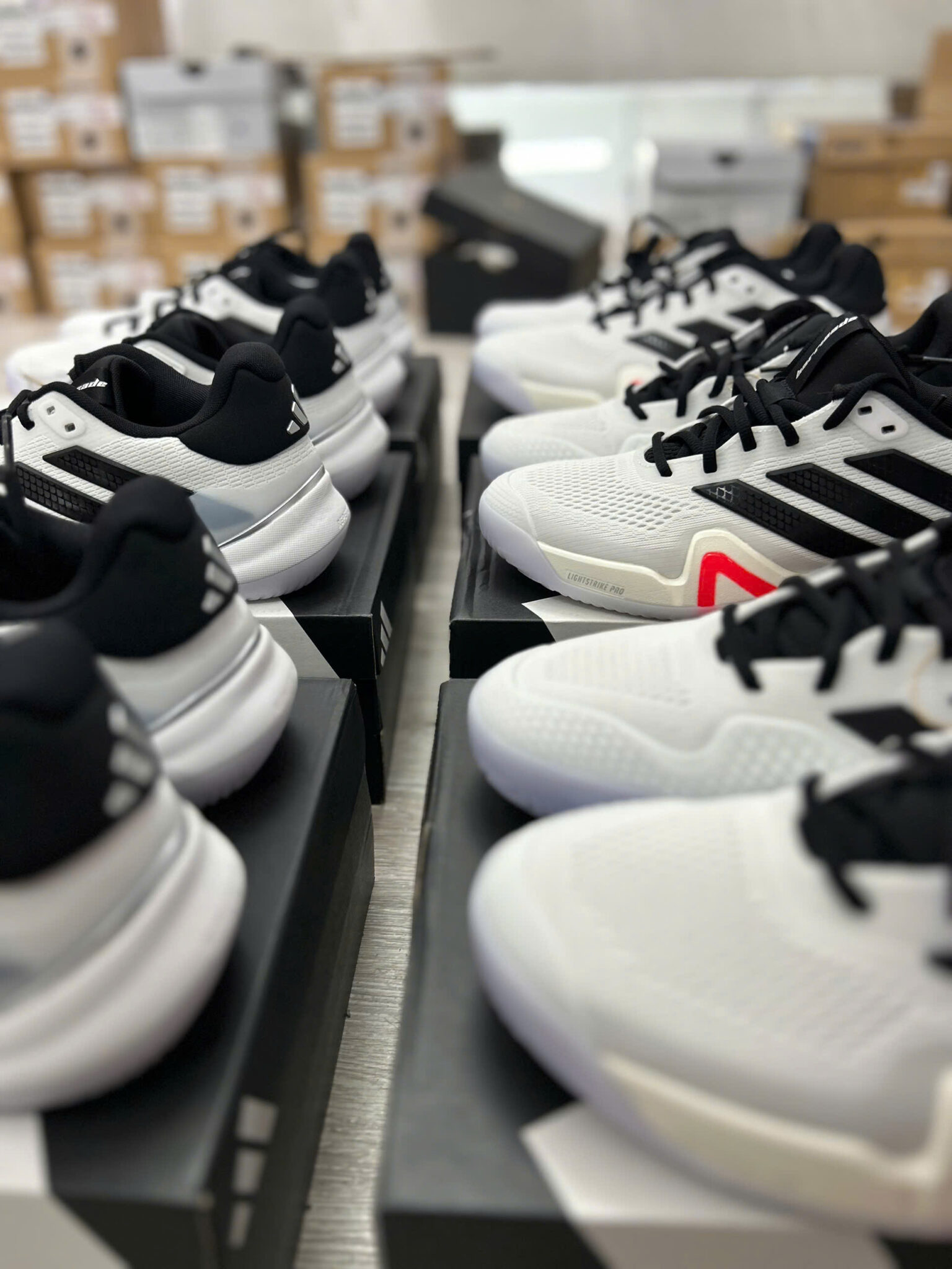 z7460611144688_779052888c5a504048480a4eb5fa0ab2 giày adidas barricade 14 'cloud white/core black/lucid red' jr9153