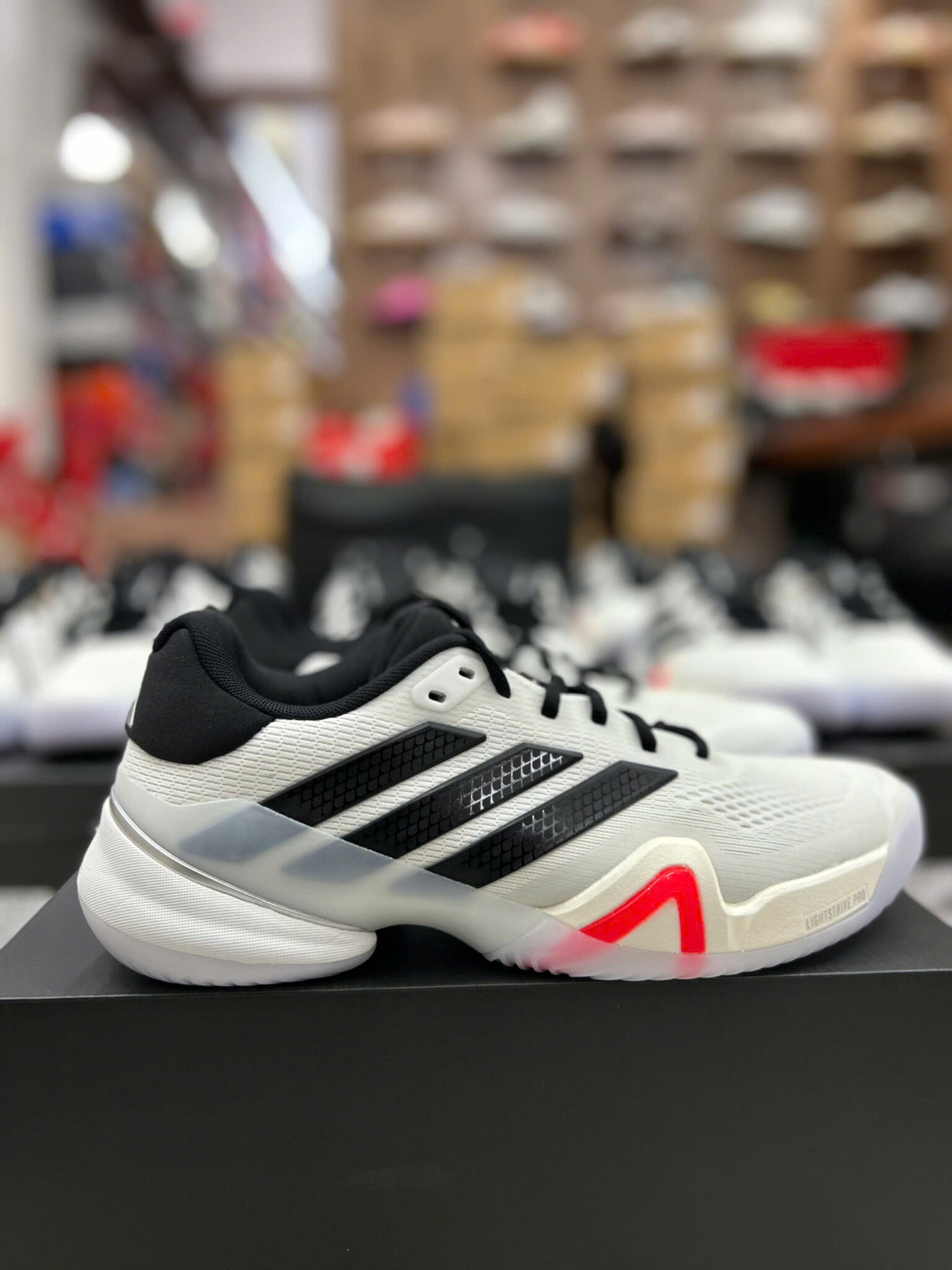 z7460611151959_1dd4514e39914524b6b2065ab981fd1c giày adidas barricade 14 'cloud white/core black/lucid red' jr9153