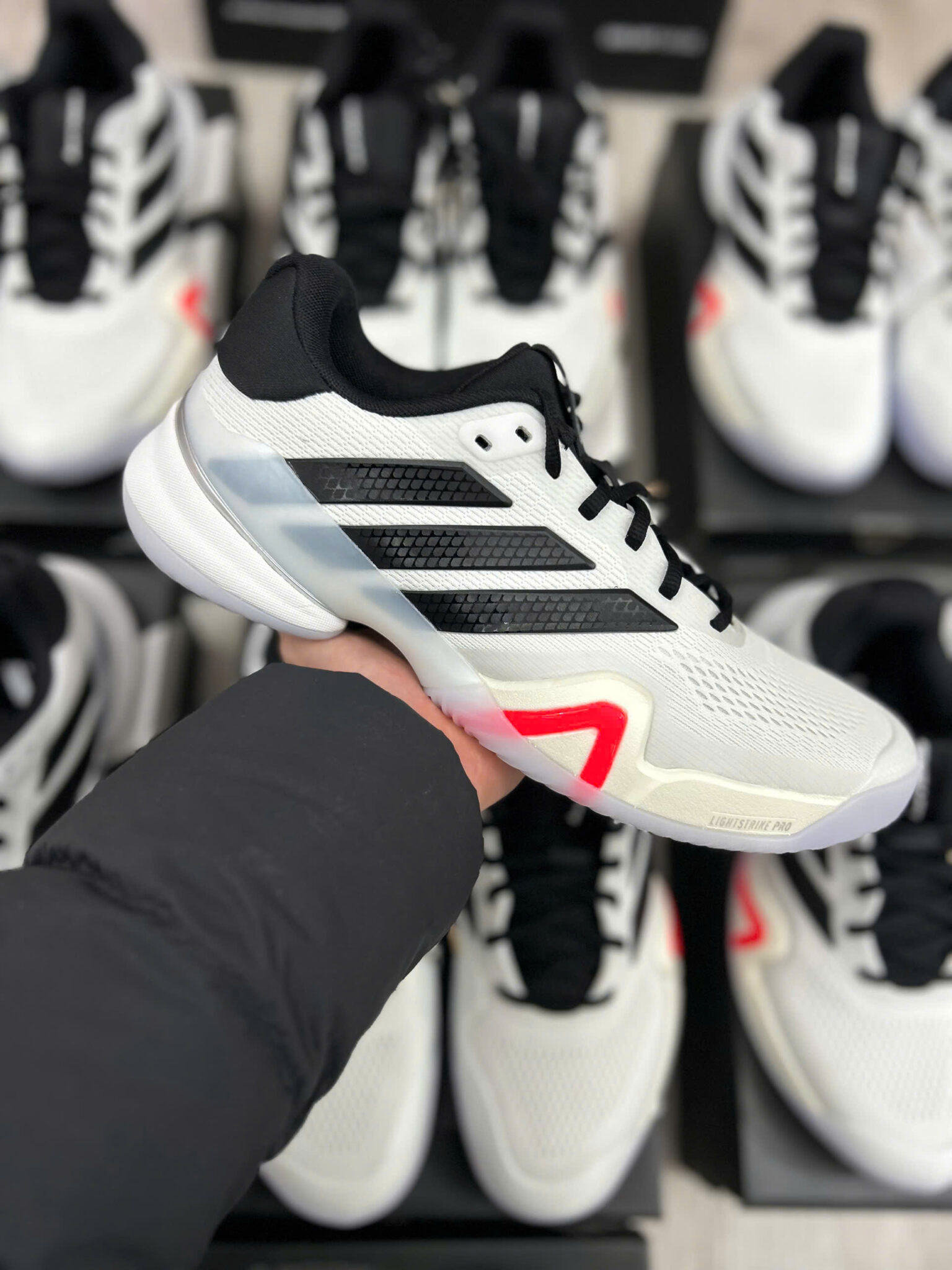 z7460611163309_f212862872391f8306e94dcaa158b25a giày adidas barricade 14 'cloud white/core black/lucid red' jr9153