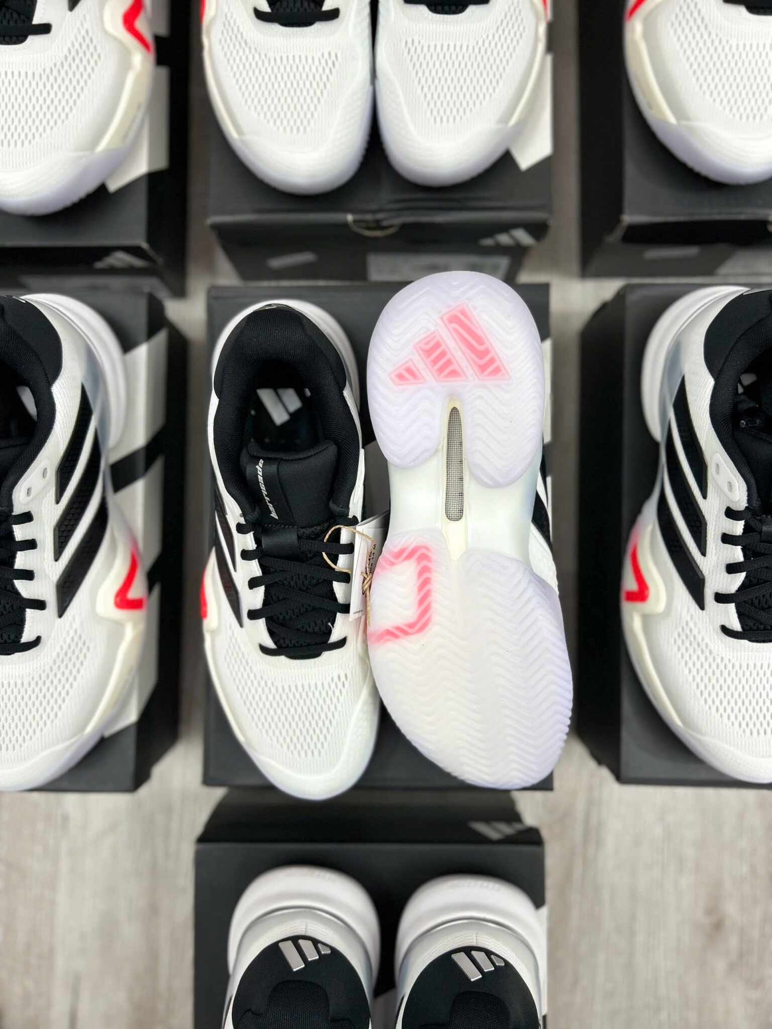 z7460611182556_c7aefdeb9c31035d4eb485dc242f71f5 giày adidas barricade 14 'cloud white/core black/lucid red' jr9153