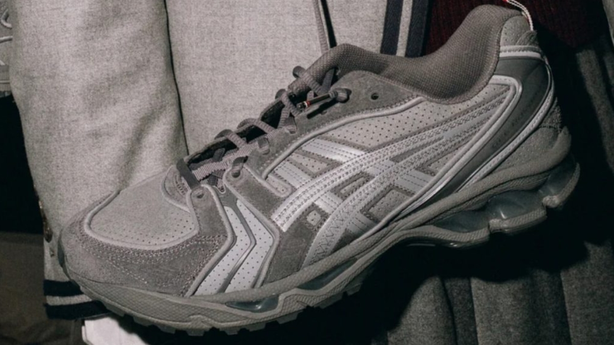 thom browne debut sneaker với 3 asics gel-kayano 14 thom browne debut sneaker với 3 asics gel-kayano 14