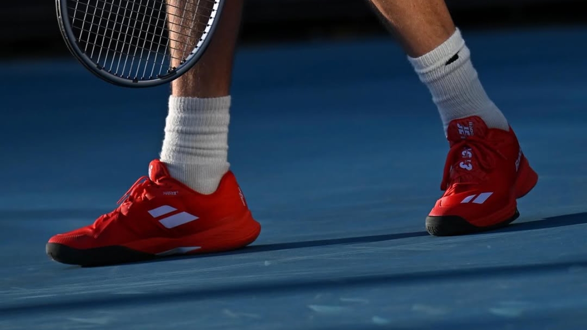 babolat jet mach 4 "đôi cánh" bứt tốc thống trị mọi mặt sân