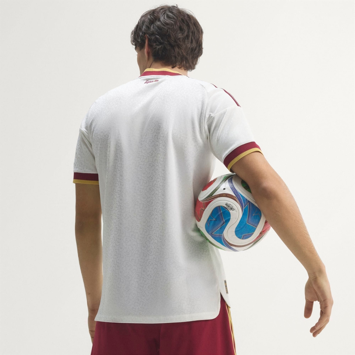 Áo Đấu Adidas Sân Nhà Đội Tuyển Argentina WC2026 JN4392 (3)