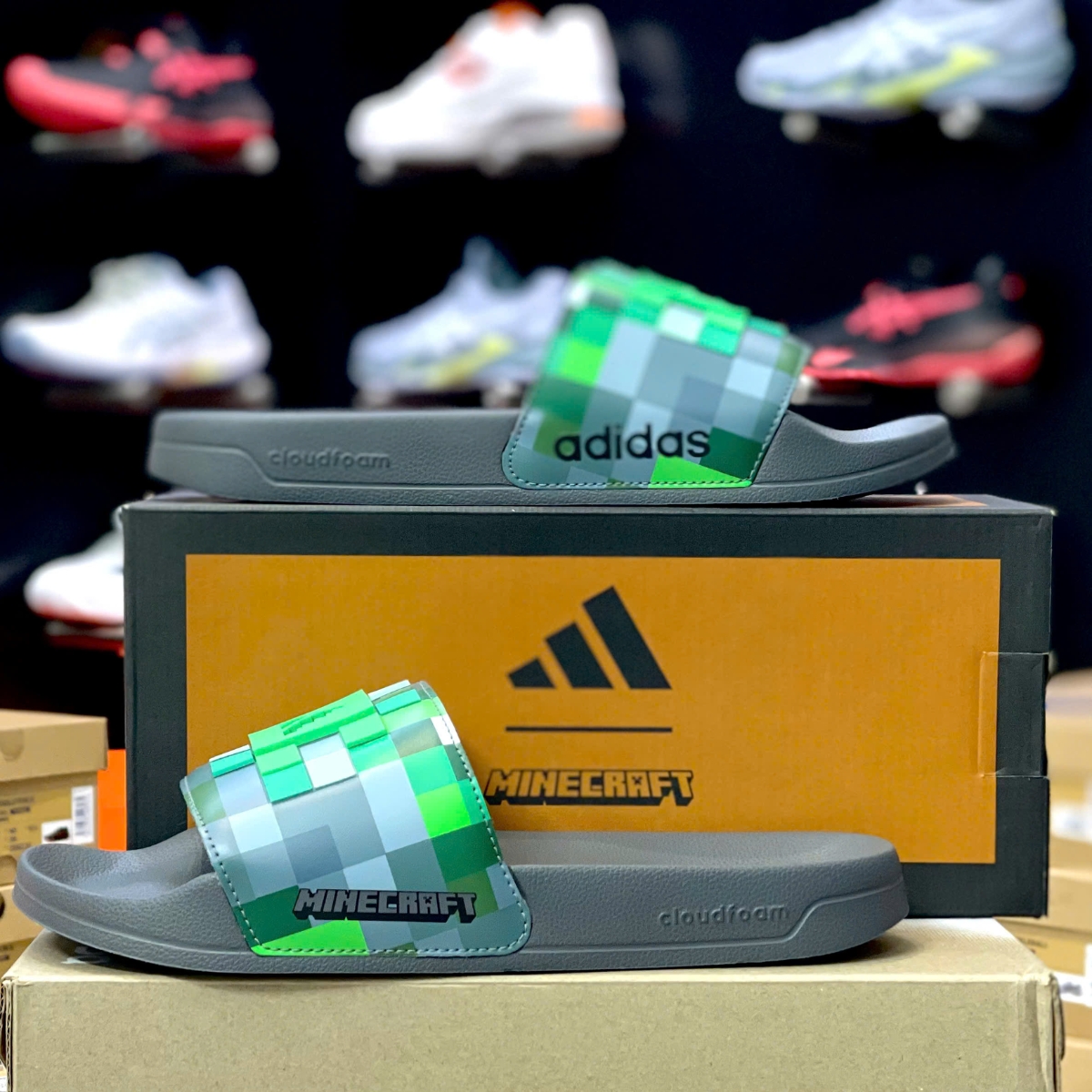 Dép Minecraft × adidas Adilette Shower Slides “Creeper” HQ2585 (2)