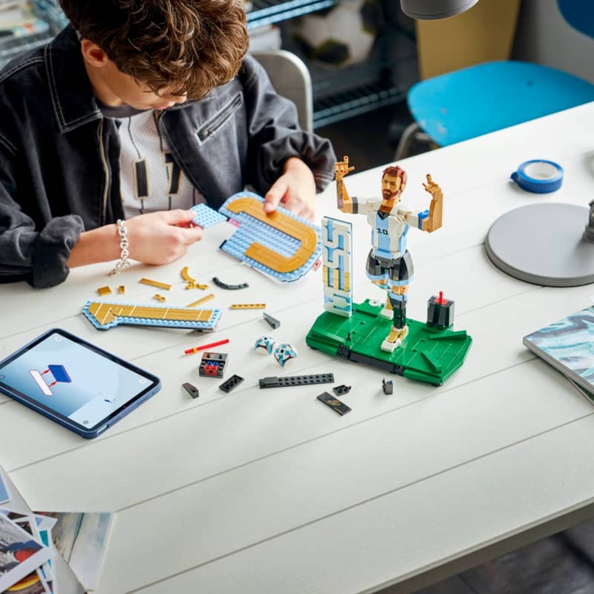 LEGO® Editions Lionel Messi Soccer Legend 43015 (3)