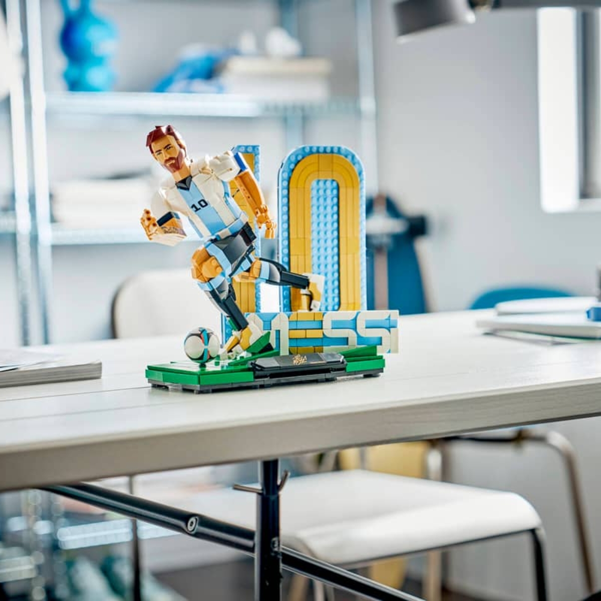 LEGO® Editions Lionel Messi Soccer Legend 43015 (5)