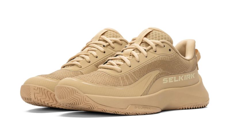 Selkirk CourtStrike Pro sở hữu chất liệu thoáng khí vượt trội và giữ form dáng bền bỉ theo thời gian