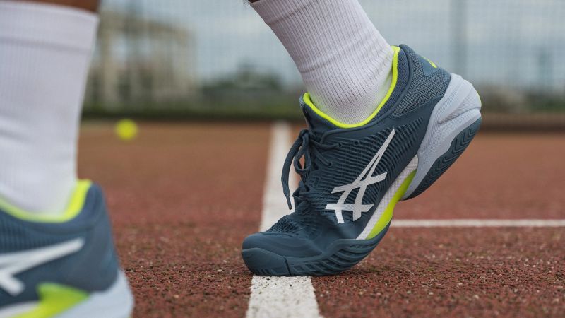 Asiacs Court FF 3 là một trong những thiết kế giày thể thao đáng cân nhắc khi chơi pickleball