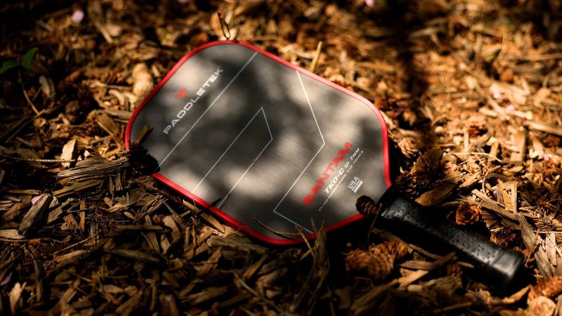 Review vợt Paddletek Bantam TKO C và trải nghiệm mua hàng tại Sneaker Daily