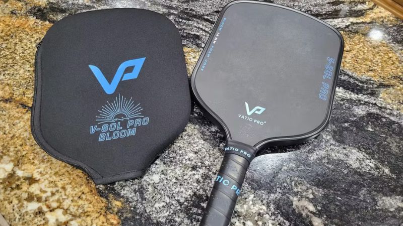 Vatic Pro V-Sol Power và Pro đều sở hữu ngoại hình tối giản nhưng mang lại cảm giác mạnh mẽ khi chơi