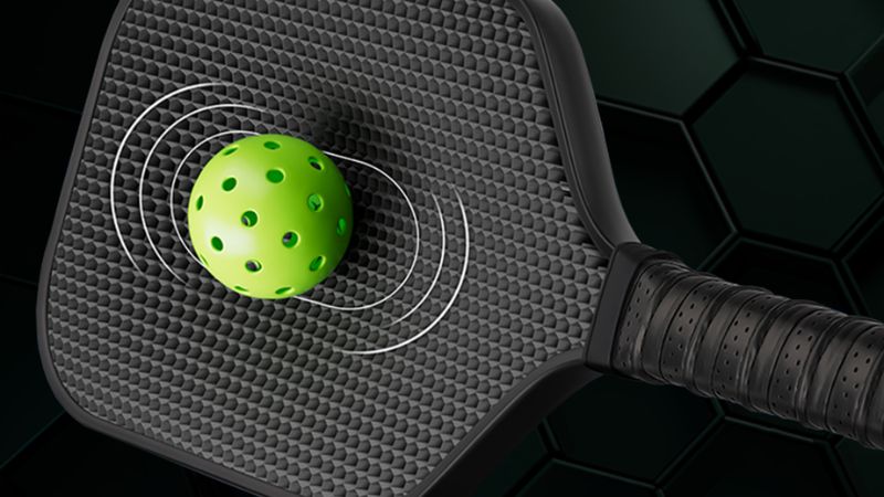 Tối ưu khả năng tạo cú xoáy bóng với những cây vợt pickleball độ nhám cao