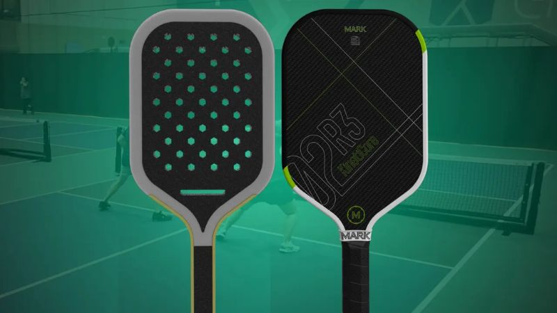 Cấu tạo của vợt pickleball lõi foam là gì? Vợt lõi foam thường được sản xuất bằng Carbon Fiber hoặc sợi thuỷ tinh
