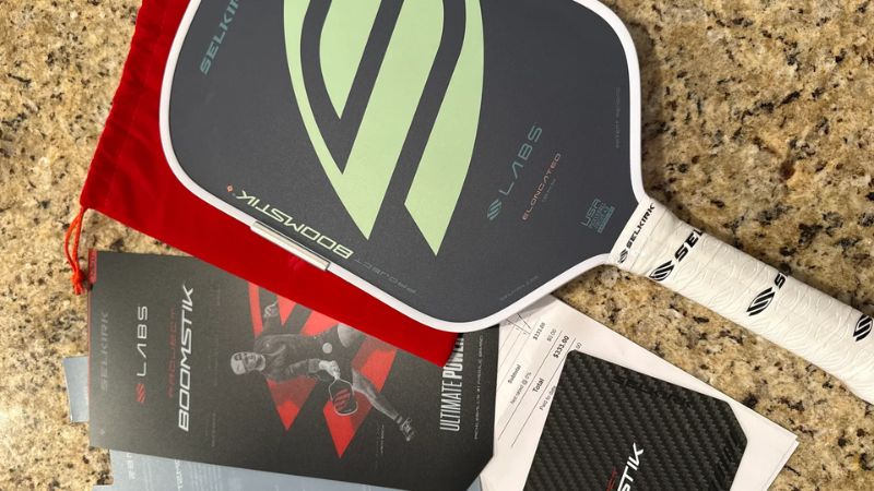 Dịch vụ bán hàng, chăm sóc tận tâm khi mua sắm tại Sneaker Daily