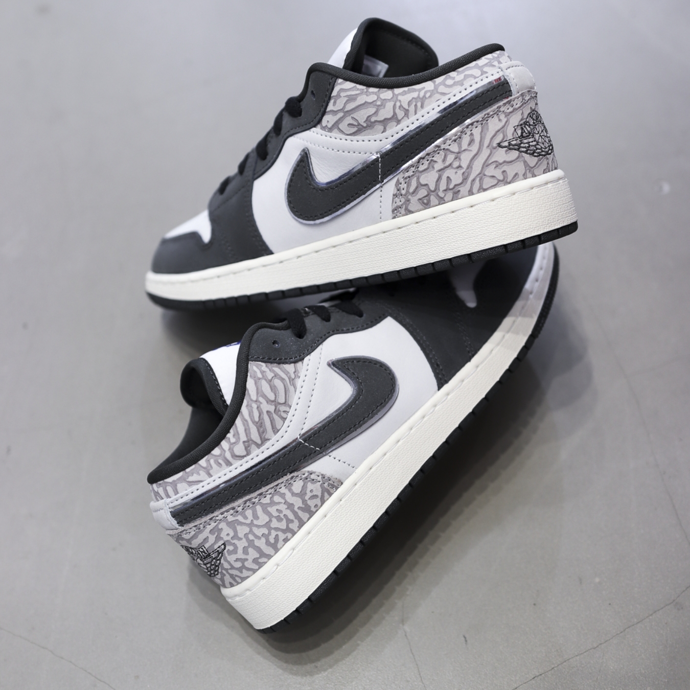 Giày Air Jordan 1 Low SE 'Sail Deep' IU2268-100 (2)