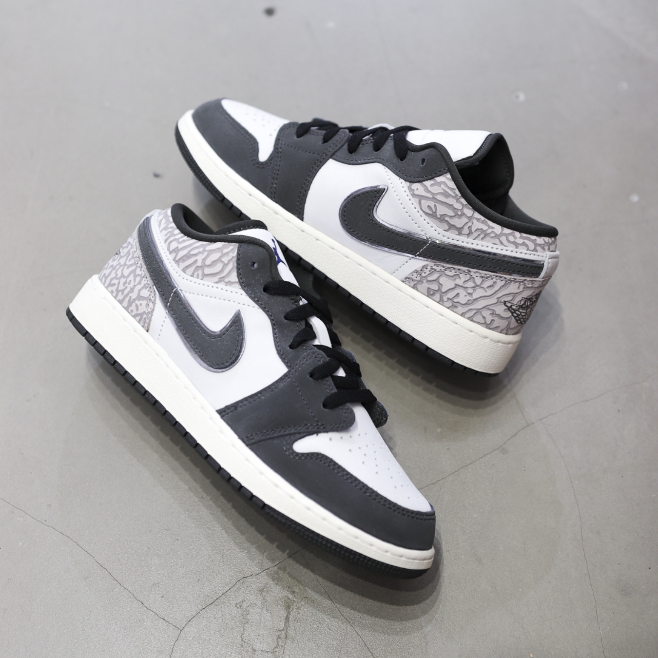 Giày Air Jordan 1 Low SE 'Sail Deep' IU2268-100 (5)