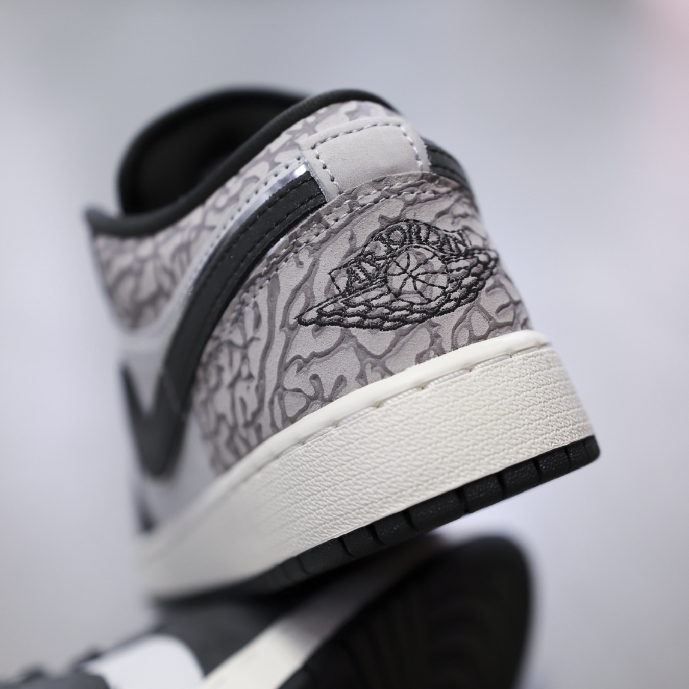 Giày Air Jordan 1 Low SE 'Sail Deep' IU2268-100 (6)