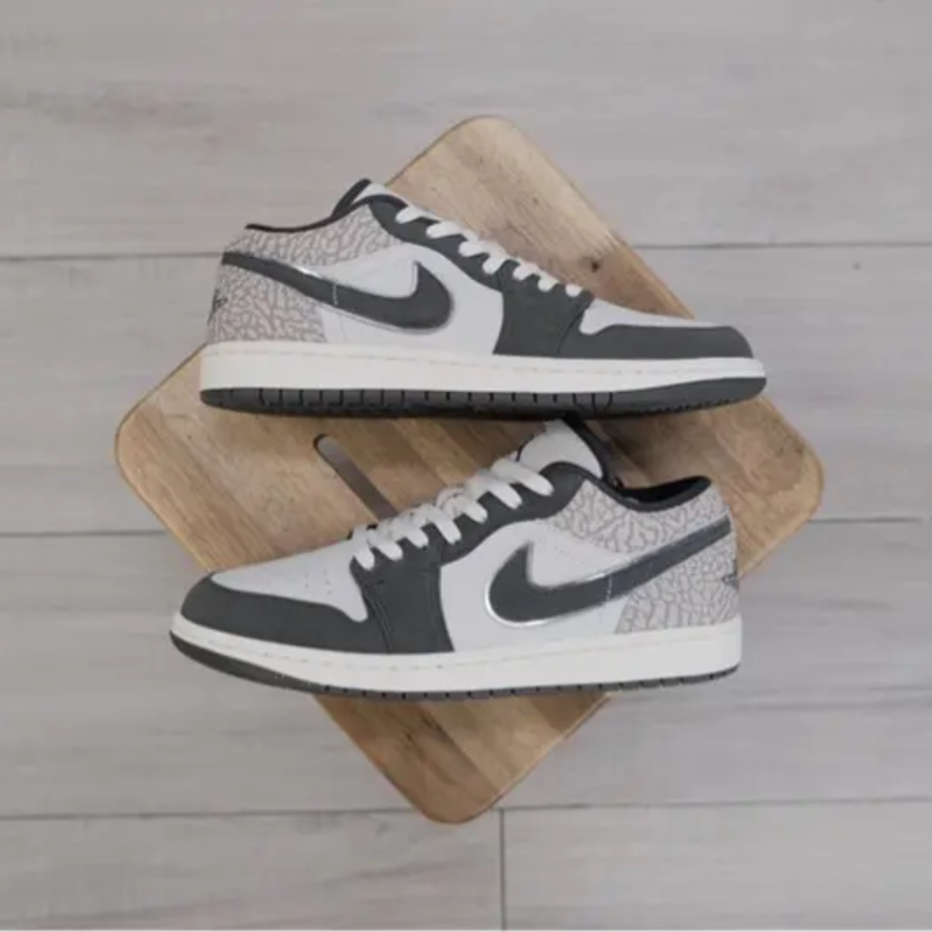 Giày Air Jordan 1 Low SE 'Sail Deep' IU2268-100 (8)