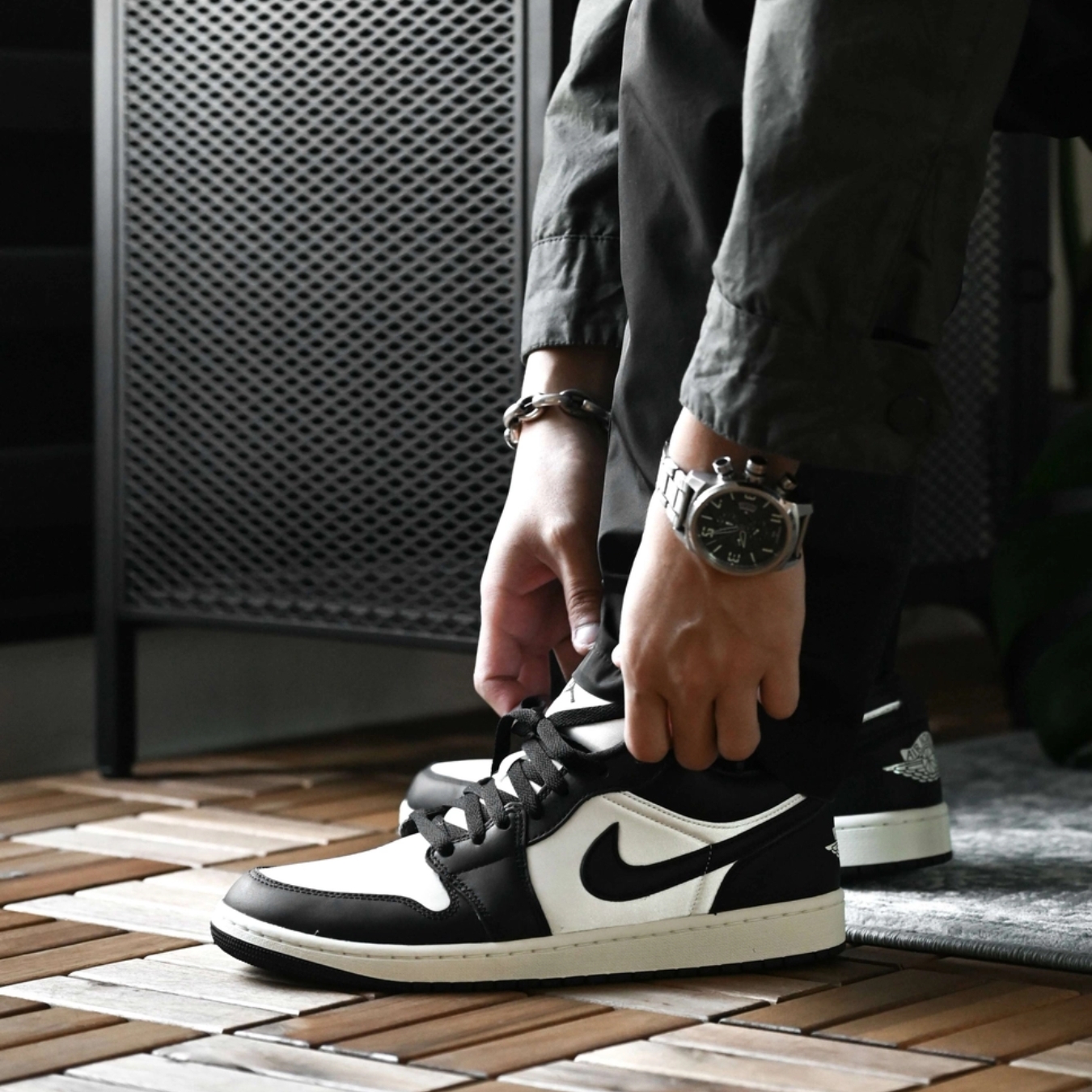 Giày Air Jordan 1 Low SE 'Vintage Panda' FB9893-101 (5)