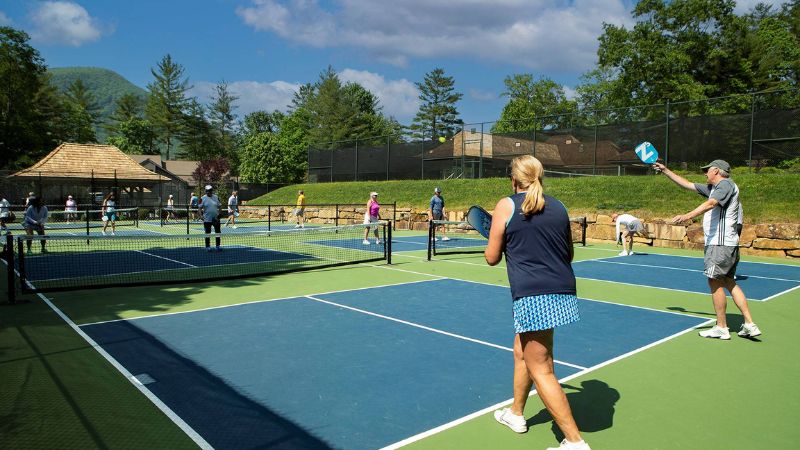 Tầm quan trọng của chiến lược phòng thủ gần vạch ném phạt pickleball
