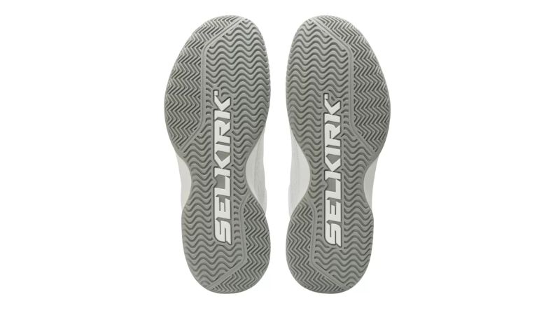 Selkirk CourtStrike và CourtStrike Pro đều được cải tiến về khả năng cố định gót chân người dùng