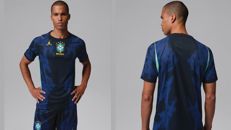 Áo đấu World Cup Brazil sở hữu hoạ tiết dệt chìm sang trọng và đậm nét Nam Mỹ