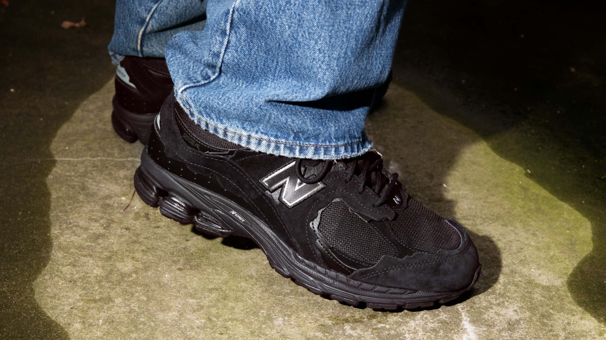 Điểm danh 10 mẫu sneaker đen dành cho phái đẹp
